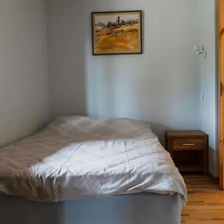 Kiisa A&b Two With Aurora