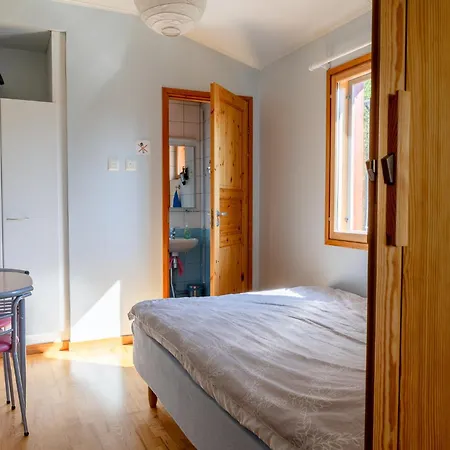 Kiisa A&b Two With Aurora