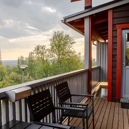 Kiisa A&b Two With Aurora Saariselka